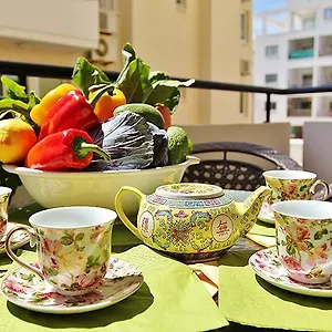 Makenzy Apartament Larnaca